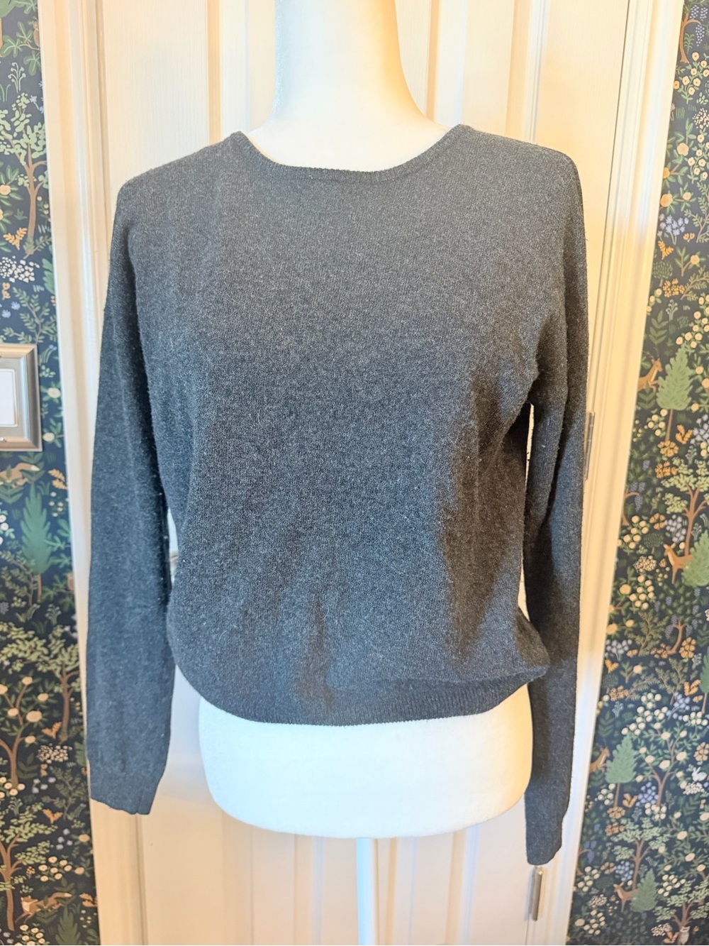Brandy Melville Heather Charcoal Crewneck Cashmere Sweater